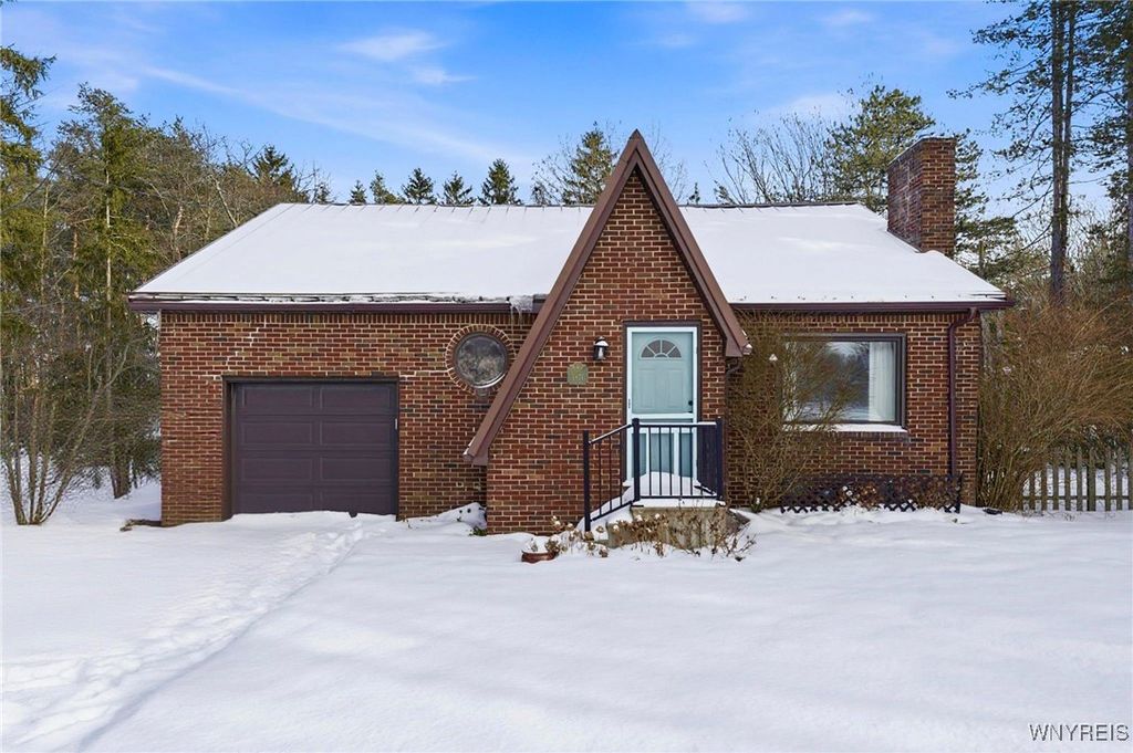 5871 Cole Road, Orchard Park, NY 14127