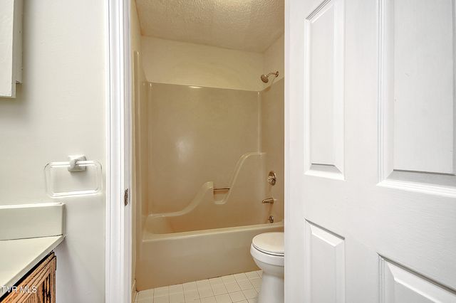 130 Quail Run 130, Bristol, VA 24201