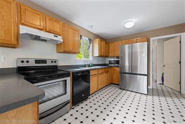 5367 High Ridge Drive, York Charter Township, MI 48197