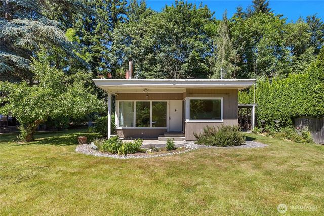 8833 NE Bothell Way, Kenmore, WA 98028