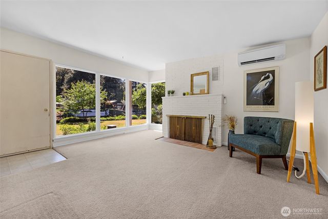 8833 NE Bothell Way, Kenmore, WA 98028