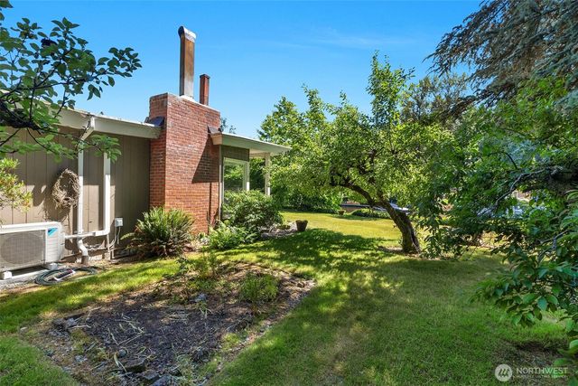 8833 NE Bothell Way, Kenmore, WA 98028