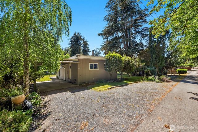 8833 NE Bothell Way, Kenmore, WA 98028