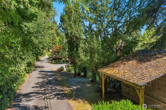 8833 NE Bothell Way, Kenmore, WA 98028