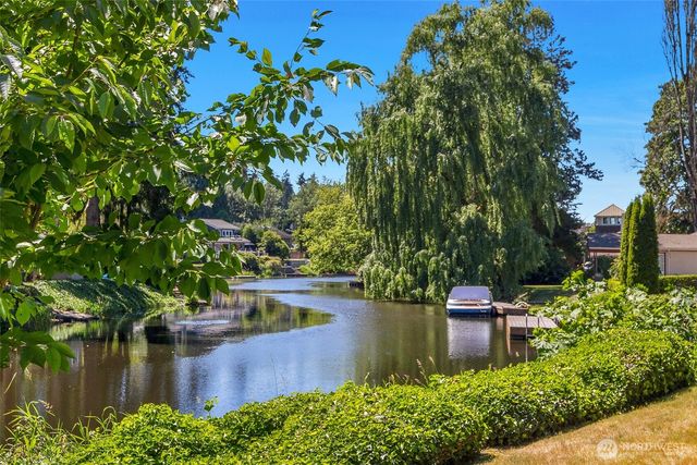 8833 NE Bothell Way, Kenmore, WA 98028