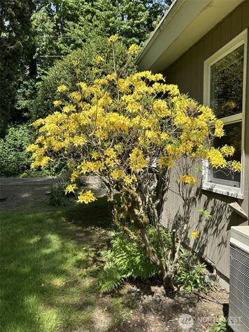 8833 NE Bothell Way, Kenmore, WA 98028