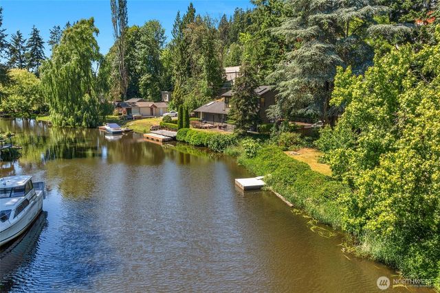 8833 NE Bothell Way, Kenmore, WA 98028