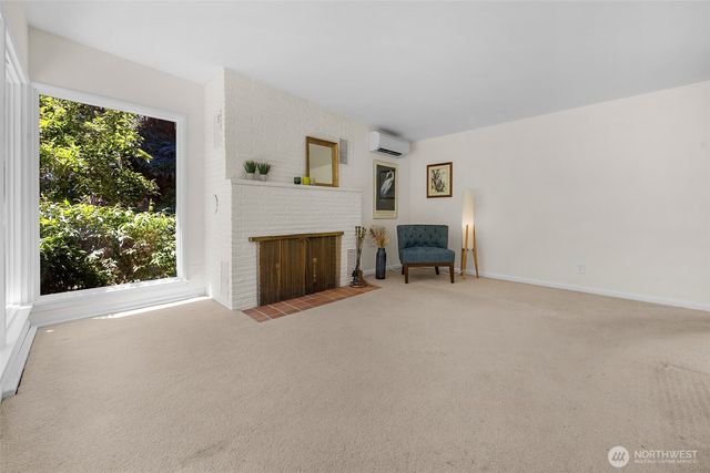 8833 NE Bothell Way, Kenmore, WA 98028