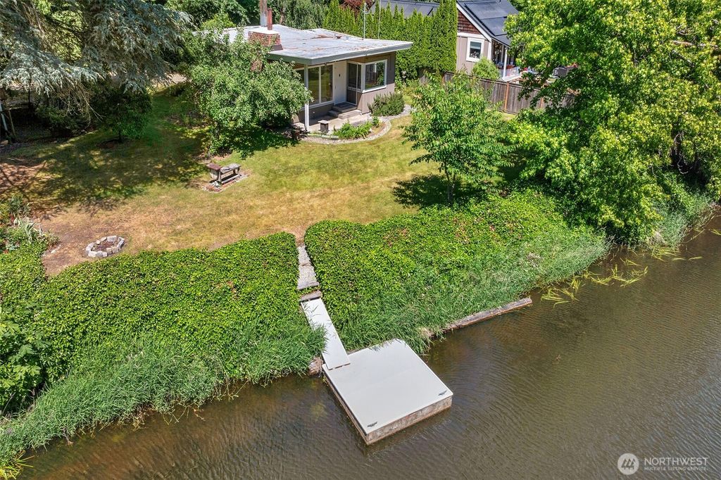 8833 NE Bothell Way, Kenmore, WA 98028