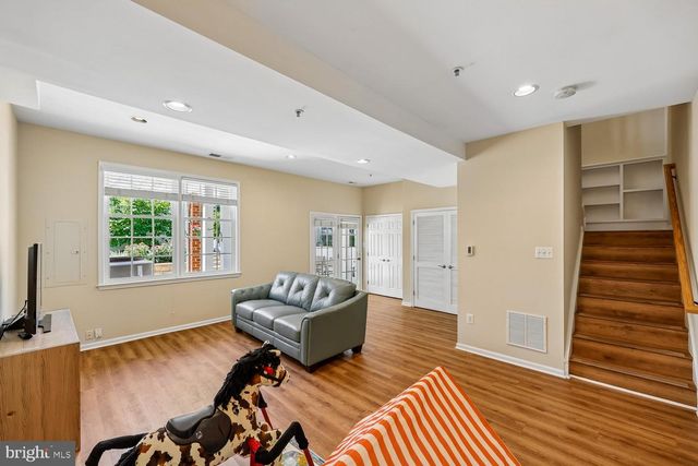 211 CHESTERTOWN ST, Gaithersburg, MD 20878