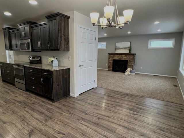 6163 Maple Valley Drive S, Fargo, ND 58104