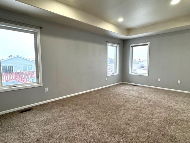 6163 Maple Valley Drive S, Fargo, ND 58104