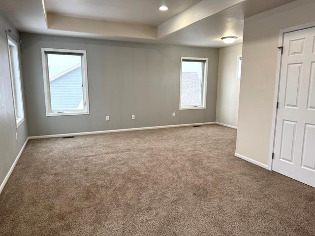 6163 Maple Valley Drive S, Fargo, ND 58104