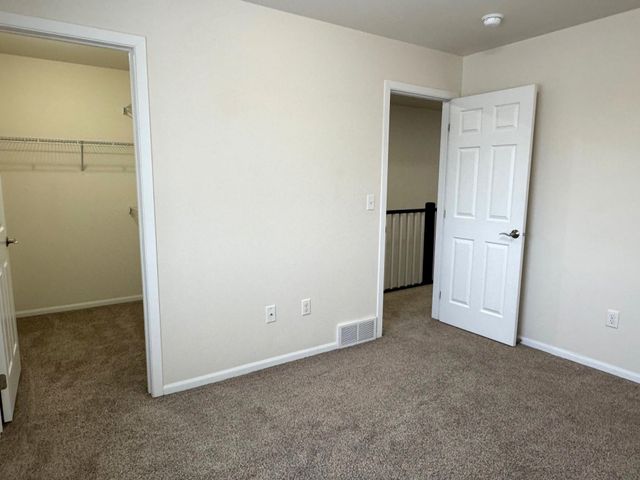 6163 Maple Valley Drive S, Fargo, ND 58104