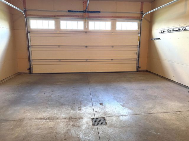 6163 Maple Valley Drive S, Fargo, ND 58104