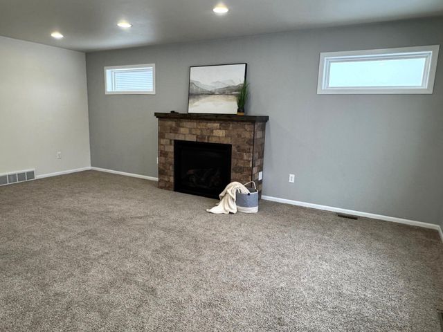 6163 Maple Valley Drive S, Fargo, ND 58104