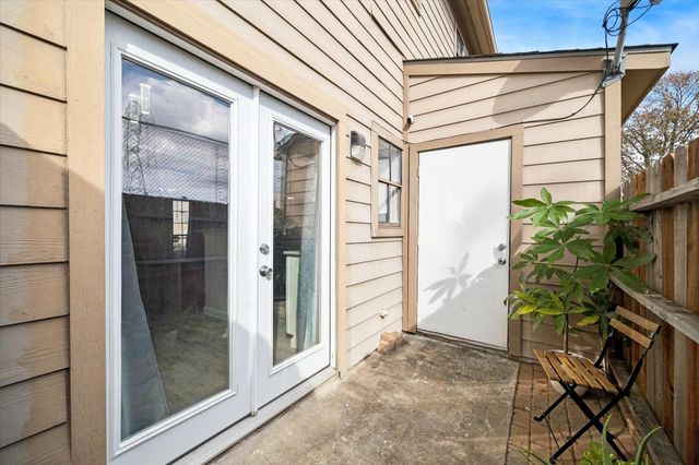 10501 South Drive 323, Houston, TX 77099