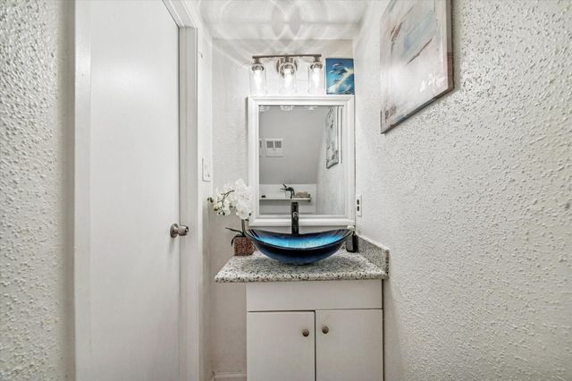 10501 South Drive 323, Houston, TX 77099