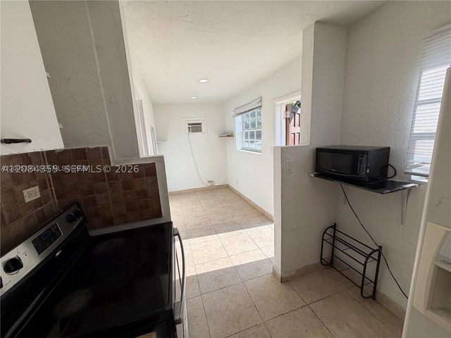 2212 Grant St 2, Hollywood, FL 33020