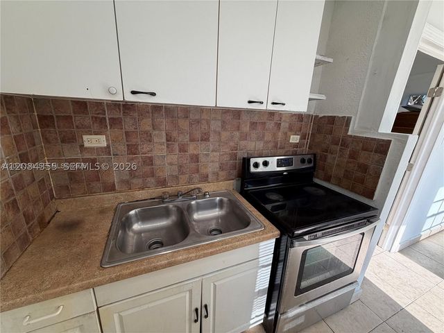 2212 Grant St 2, Hollywood, FL 33020