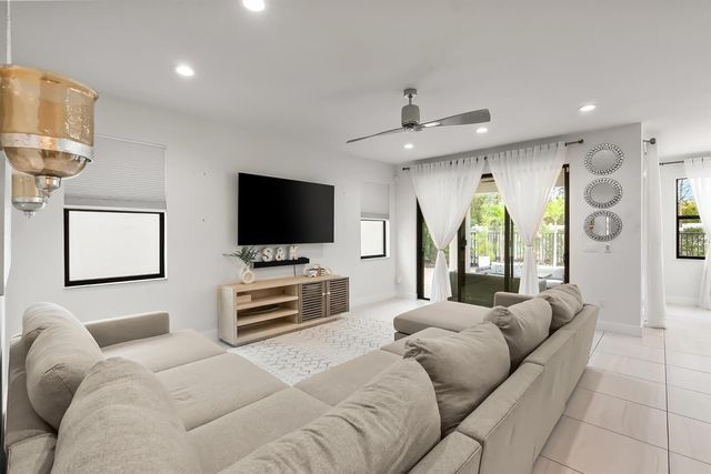 7241 Stella Lane, Lake Worth, FL 33463