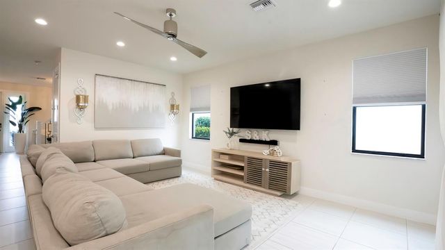 7241 Stella Lane, Lake Worth, FL 33463