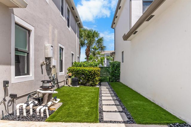 7241 Stella Lane, Lake Worth, FL 33463