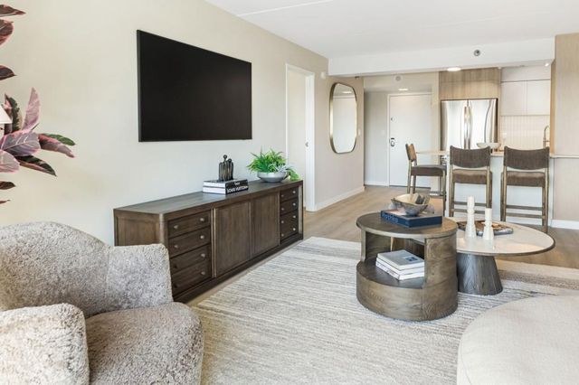 2460 Peachtree NE Road 1105, Atlanta, GA 30305