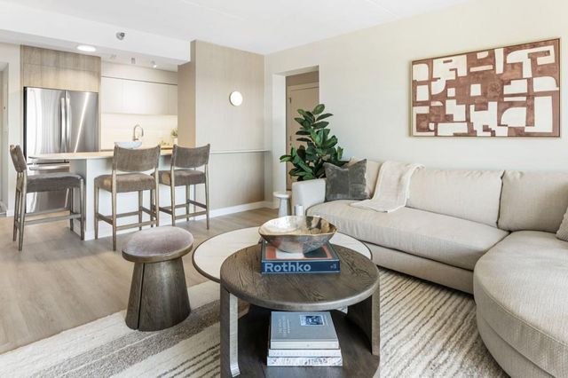 2460 Peachtree NE Road 1105, Atlanta, GA 30305