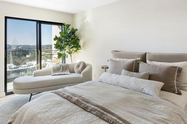 2460 Peachtree NE Road 1105, Atlanta, GA 30305