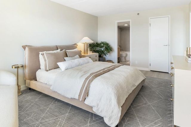 2460 Peachtree NE Road 1105, Atlanta, GA 30305