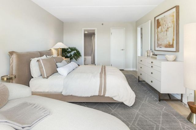 2460 Peachtree NE Road 1105, Atlanta, GA 30305