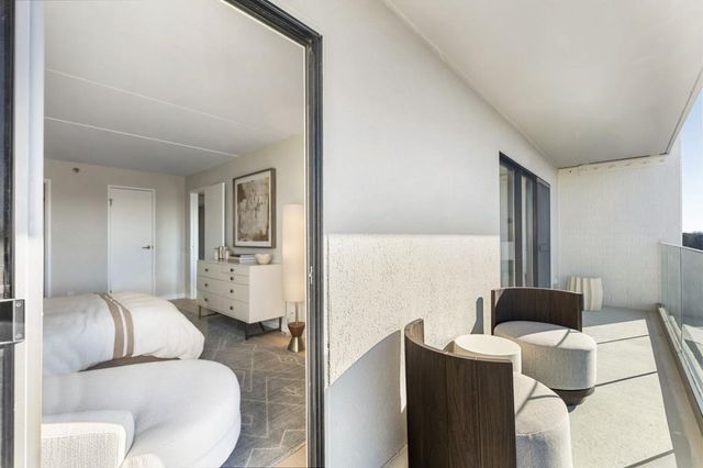 2460 Peachtree NE Road 1105, Atlanta, GA 30305