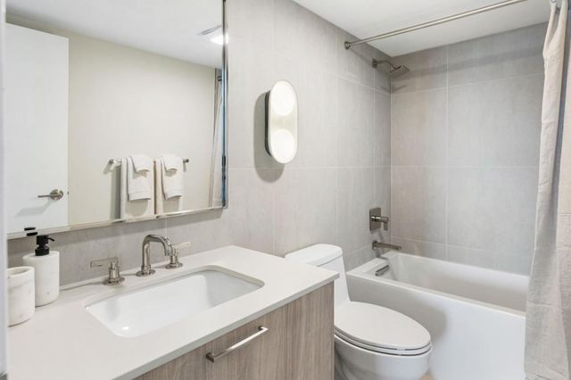 2460 Peachtree NE Road 1105, Atlanta, GA 30305