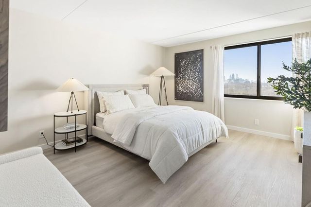 2460 Peachtree NE Road 1105, Atlanta, GA 30305