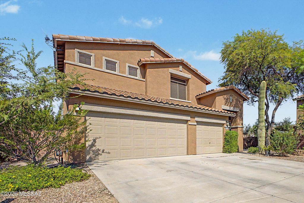 Image 1 of property listing at 3370 N Fork River Court, Tucson, AZ 85745