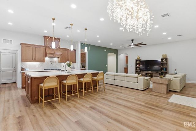 3519 Jardineire Lane, Bakersfield, CA 93311