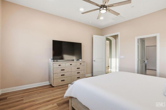 3519 Jardineire Lane, Bakersfield, CA 93311