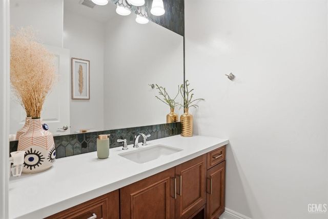 3519 Jardineire Lane, Bakersfield, CA 93311