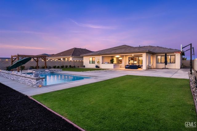 3519 Jardineire Lane, Bakersfield, CA 93311