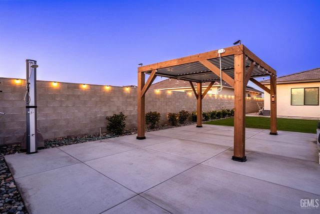 3519 Jardineire Lane, Bakersfield, CA 93311