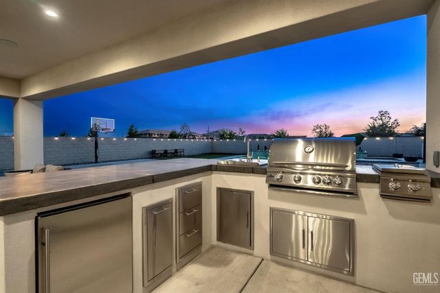 3519 Jardineire Lane, Bakersfield, CA 93311