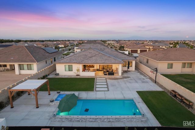 3519 Jardineire Lane, Bakersfield, CA 93311