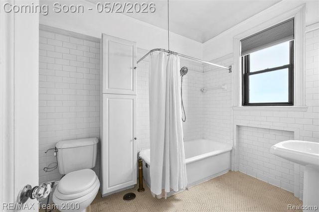 2900 E Jefferson Avenue 61-C8, Detroit, MI 48207