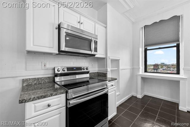 2900 E Jefferson Avenue 61-C8, Detroit, MI 48207