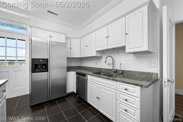 2900 E Jefferson Avenue 61-C8, Detroit, MI 48207