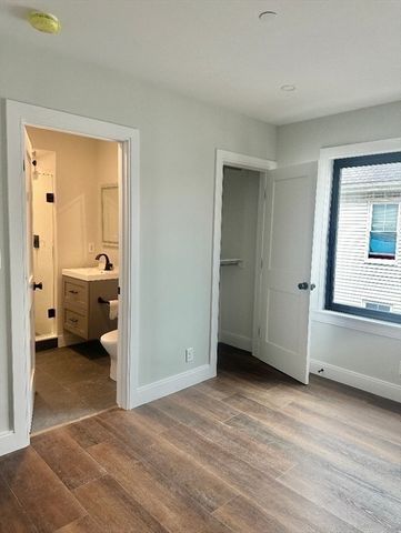35 Hunnewell 2, Boston, MA 02135