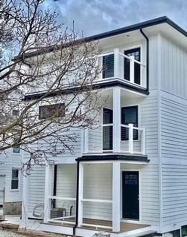 35 Hunnewell 2, Boston, MA 02135