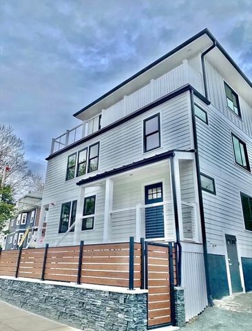 35 Hunnewell 2, Boston, MA 02135