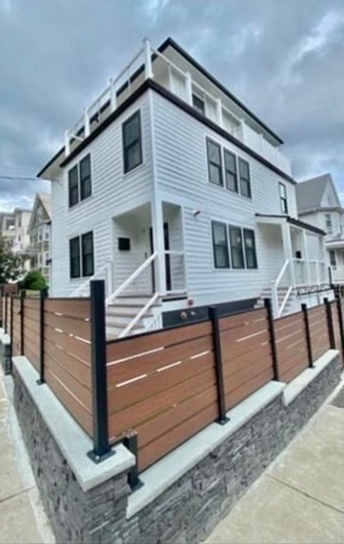 35 Hunnewell 2, Boston, MA 02135